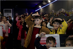 Gezen Sinema Tırı çocukları beyaz perdeyle buluşturuyor