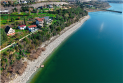 Sapanca Gölü’nün kıyılarında kaçak iskele kaldırma sürecinin ikinci etabı başladı