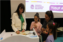 “Çocuklarınıza pahalı hediyeler değil, sevgi dolu anlar verin”
