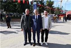 “Vatandaşlarla kucaklaştı, talepleri dinledi, Ramazan ayını tebrik etti”