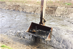 Büyükşehir Çark Deresi’ni temizliyor