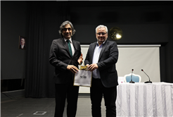 Prof. Dr. Aydemir: “Hak ile ancak kalp mutmain olur”