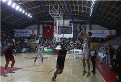 Büyükşehir Basketbol’dan taraftarı önünde net galibiyet: 86-66