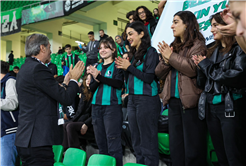 Yusuf Alemdar’dan gençlerle tribünden paylaşım: “Hep birlikte Sakaryaspor’un yanındayız”