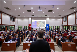 “Aynı anda her alanda yatırım ve hizmeti şehrimizle buluşturuyoruz”