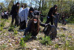 Göl havzasına bırakılan atıklar gönüllü öğrencilerin desteğiyle temizlendi