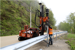 Sakarya’da yollar daha güvenli: 75 kilometre otokorkuluk, “Motorcu Dostu Bariyer”