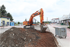 Büyükşehir Şehit Mehmet Karabaşoğlu Caddesi’nde üstyapı çalışmalarına başladı