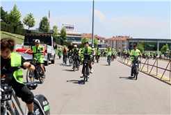 Dünya Bisiklet Günü’nde pedallar Filistinli çocuklar döndü