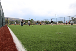 Okullar tatil oldu, Bayatlı gençler sahaya koştu