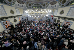 Çocuklarla Ramazan programı ilk haftasında 2 bin 500 çocuğa neşe saçtı