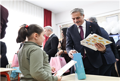 Yusuf Alemdar çocukların karne sevincini paylaştı: “Geleceğe doğru attığınız her adımda yanınızda biz olacağız”