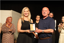 Genç Sahne’den alkış alan final: 6 aylık emek “Kapılar” ile sahneye taşındı