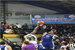 Dev Adamlar seriye galibiyetle başladı