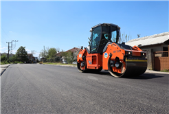 Büyükşehir asfalt sezonunu Akyazı’da açtı: 3 mahalleyi kapsayan 8 kilometrelik yol sıcak asfaltta buluşuyor