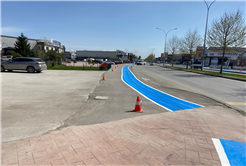 Büyükşehir’den Erenler’de bisiklet yollarına güvenli dokunuş