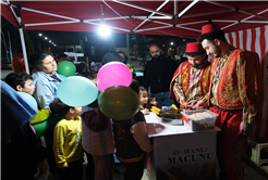 Sakarya’da Ramazan’ın neşesini şehrin dört bir yanına taşıyorlar: Gösteriler, oyunlar, ikramlar…