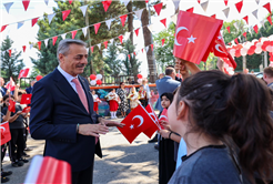 Yusuf Alemdar miniklerin karne heyecanına ortak oldu: “Geleceğin güçlü Türkiye’si için en büyük hazinemizsiniz”