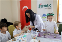 SAMEK atölyelerinde minikler seramikle, gençler tezhiple tanıştı