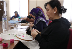 SAMEK aile bütçesine katkı ve gelecek için umut kapısı: İşte ortaya çıkan sanat eserleri