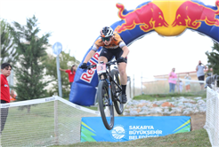 Şampiyon pedallar MTB Dünya Kupası’nda nefes kesti