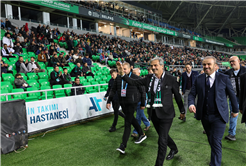 Yusuf Alemdar’dan gençlerle tribünden paylaşım: “Hep birlikte Sakaryaspor’un yanındayız”