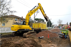 Söğütlü’nün 25 kilometrelik altyapı projesinde çalışmalar hızlandı: 2 cadde trafiğe kapatıldı