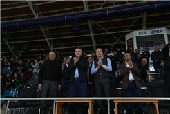 Dev Adamlar şampiyonluğa koşuyor