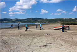 Sapanca Gölü çevresinden 2 ton çöp toplandı