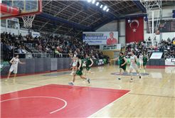 Büyükşehir Basketbol taraftarı önünde 7’de 7 yaptı: 90-76
