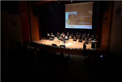 Büyükşehir’den kadınlara özel gece: “Unutulmayan Şarkılar” yoğun ilgi gördü