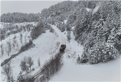 Büyükşehir duraksız kar mesaisiyle grup yollarının tamamını ulaşıma açtı