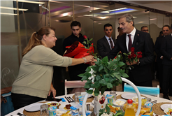 Yusuf Alemdar yarınların mimarı öğretmenlerle buluştu: “Siz medeniyetimizi geleceğe taşıyan yol göstericilersiniz”