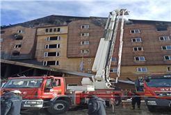 Sakarya itfaiyesi Kartalkaya'da yangına desteğe katıldı