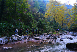 Kuzeyin tabiat harikaları arasında unutulmaz bir sonbahar yürüyüşü