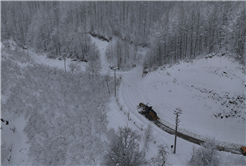 Büyükşehir 24 saat kar mesaisinde: 17 grup yolundan 10’u ulaşıma açıldı