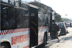 Büyükşehir’in ücretsiz ve indirimli tarifesine öğrencilerden yoğun ilgi