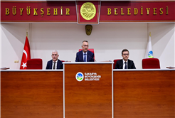 “Aynı anda her alanda yatırım ve hizmeti şehrimizle buluşturuyoruz”