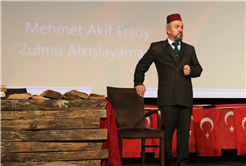 ‘Ben, Mehmet Akif’ oyunu duygu dolu anlar yaşattı