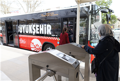 Büyükşehir aktarma ve ‘iki sefer, tek ücret’ sistemiyle bütçelere büyük katkı sundu