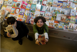 Sakarya'da çocukların 'ufkuna' ışık olacak edebiyat fuarı başladı: İlk günden binlerce misafir akın etti...