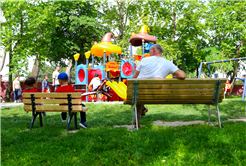 Büyükşehir parklara renk kattı: Gören dönüp bir daha bakıyor