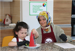 Anneleri ve çocuklar çölyak için farkındalık mesajını ‘glutensiz kreple’ verdi