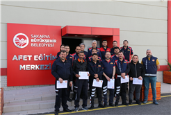 Büyükşehir itfaiyesi eğitimlerle farklı şehirlerin adresi oluyor