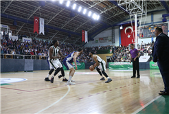 Dev Adamlar seriye galibiyetle başladı