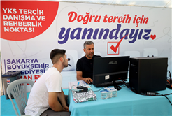 Büyükşehir üniversite yolundaki gençlerin yanında: YKS tercihi için ücretsiz hizmet başladı