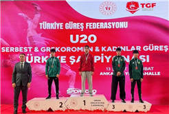 Büyükşehirli güreşçilerden Ankara’da madalya yağmuru