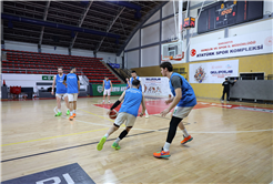 Büyükşehir Basketbol’da Başantrenör ve oyunculardan ortak mesaj: “Salonu dolduralım”