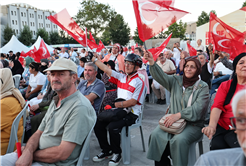 “Milletimiz uğruna can verilen vatanı darbecilere teslim etmedi, hiçbir zaman etmeyecek”