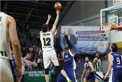 Dev Adamlar seriye galibiyetle başladı